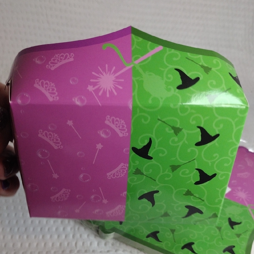 Purple and Green Decorative Wicked Paper Boats For Food/Plates - Picture 4 of 6